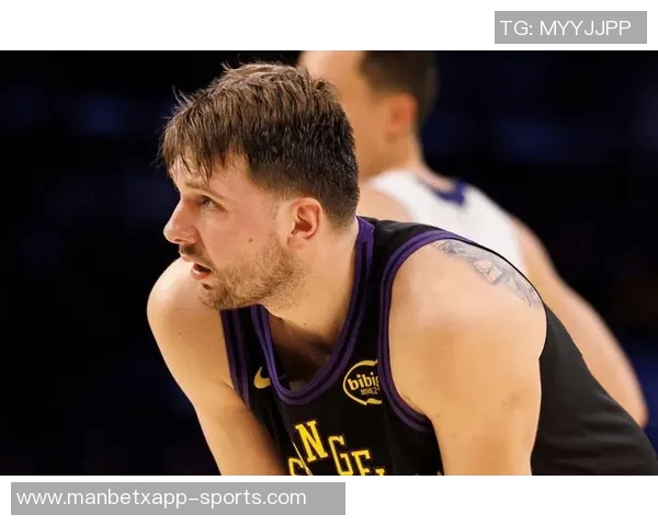 浓眉再次受伤引发担忧奥康纳直言东契奇交易的糟糕程度加剧