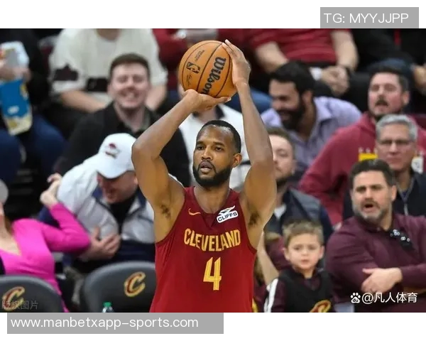 骑士队宣布迪恩韦德因左膝受伤缺席今日比赛将影响球队阵容调整